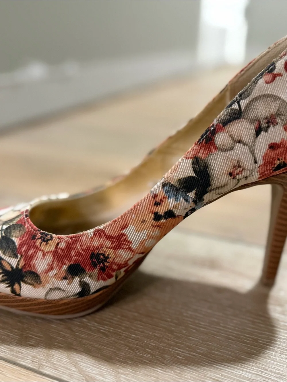 Christian Siriano Floral Pumps - Peach, Cream & Coral Accents
